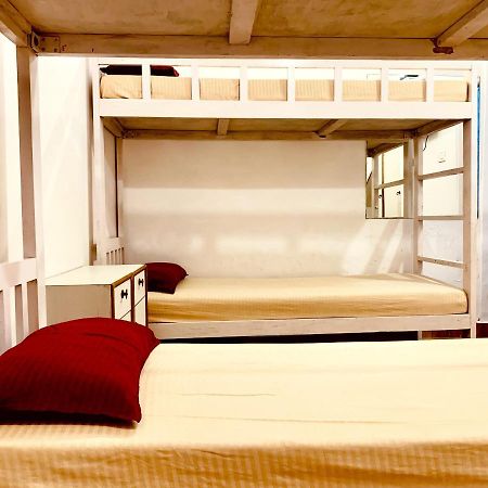 Easy Hostels ปณชี ภายนอก รูปภาพ