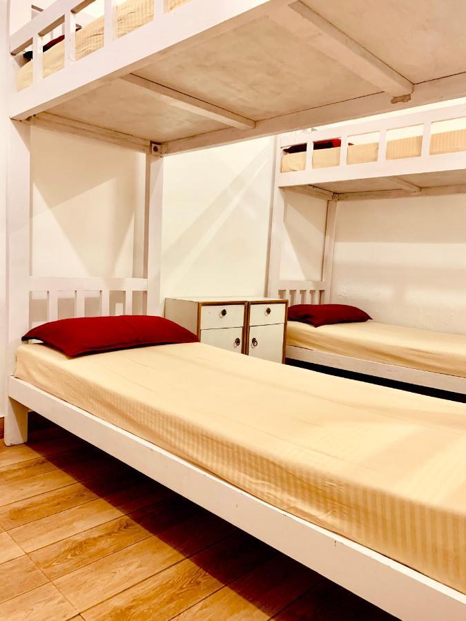 Easy Hostels ปณชี ภายนอก รูปภาพ