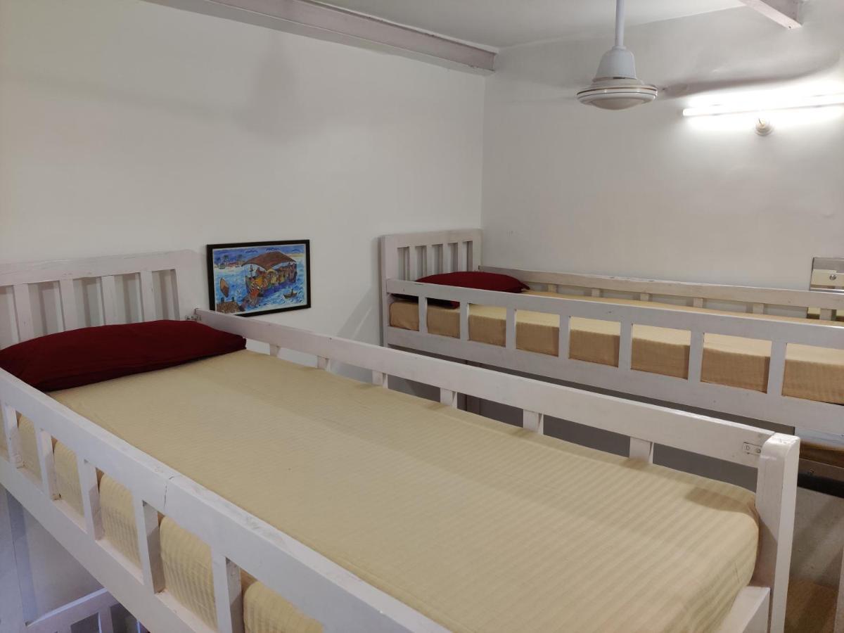 Easy Hostels ปณชี ภายนอก รูปภาพ