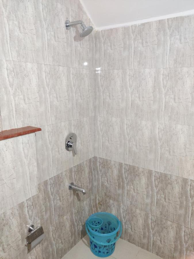 Easy Hostels ปณชี ภายนอก รูปภาพ