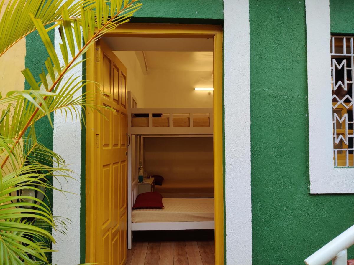 Easy Hostels ปณชี ภายนอก รูปภาพ