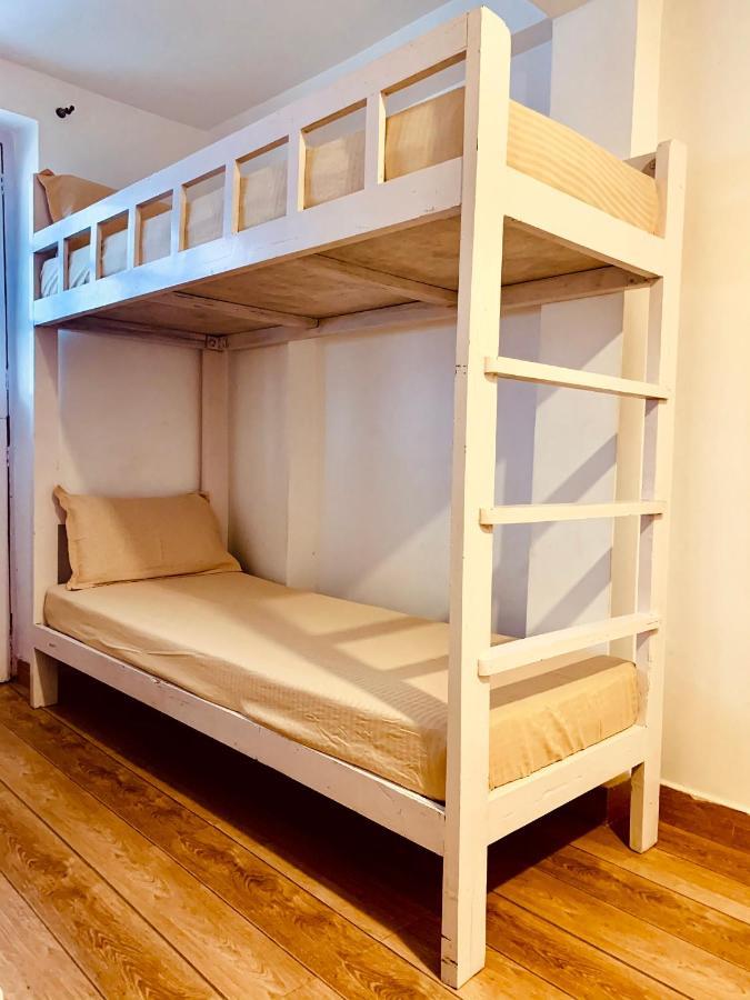 Easy Hostels ปณชี ภายนอก รูปภาพ