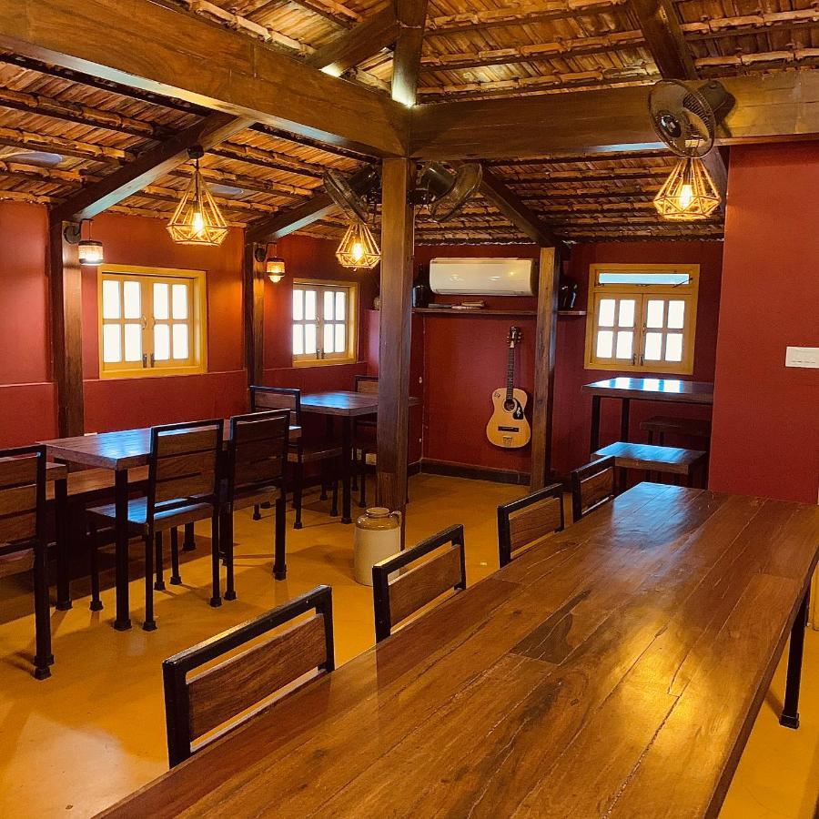 Easy Hostels ปณชี ภายนอก รูปภาพ