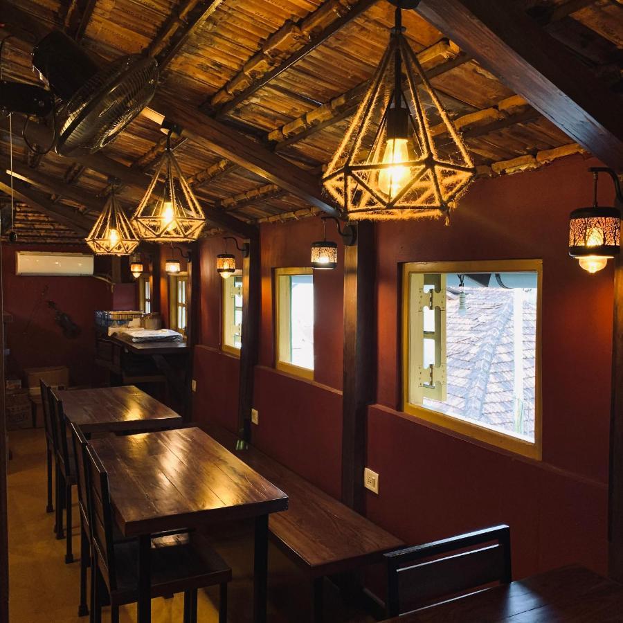 Easy Hostels ปณชี ภายนอก รูปภาพ
