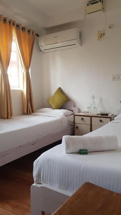 Easy Hostels ปณชี ภายนอก รูปภาพ